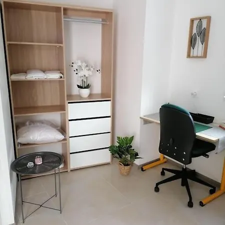 Meublee Avec Sanitaires Douche Kitchenette Appartement Angers